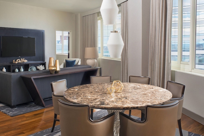 Imagen de la habitación del Hotel Westin Jersey City Newport. Foto 12