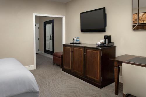 Imagen de la habitación del Hotel Westin Sacramento. Foto 13