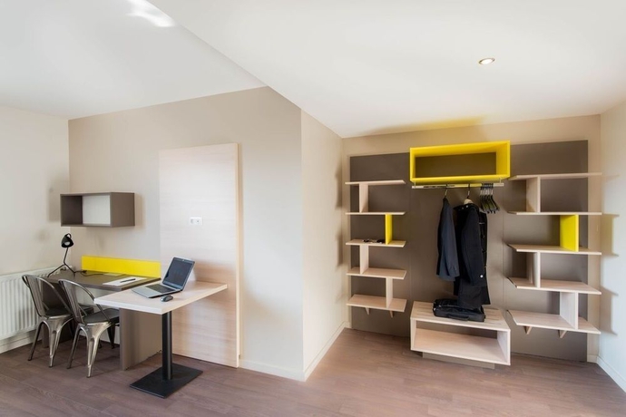 Imagen de los interiores del Hotel Westlodge Dardilly Lyon Nord. Foto 9