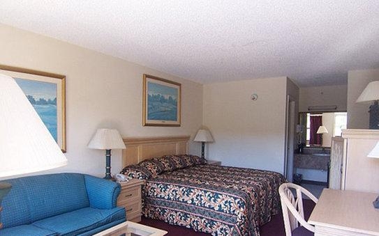 Imagen de la habitación del Hotel Westmont Inn & Suites. Foto 8