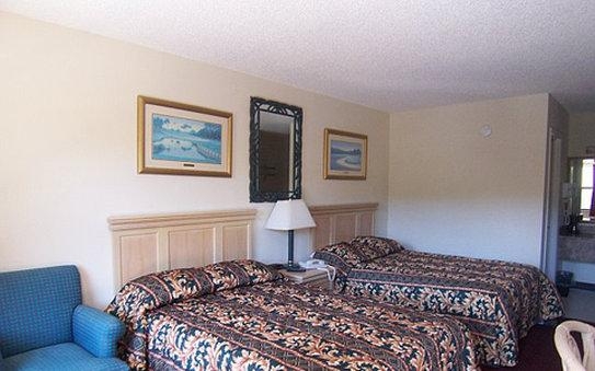 Imagen de la habitación del Hotel Westmont Inn & Suites. Foto 10