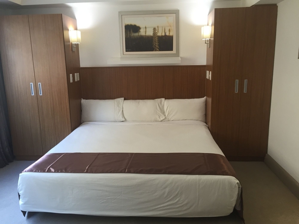 Imagen de la habitación del Hotel Weston Suites and. Foto 8