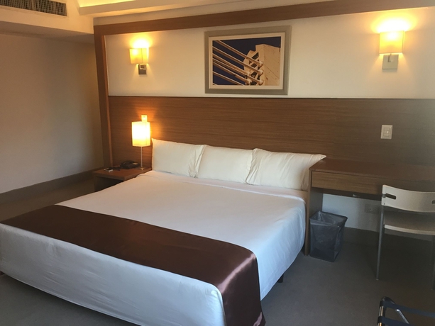 Imagen de la habitación del Hotel Weston Suites and. Foto 12