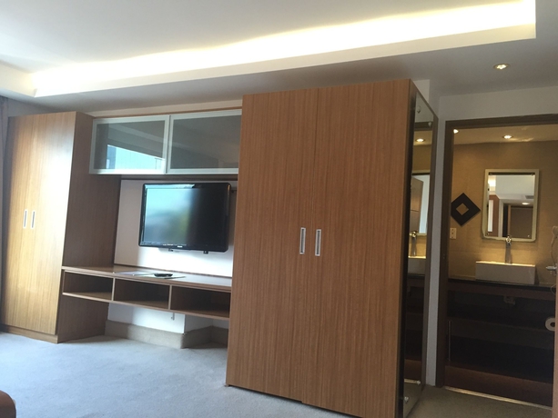 Imagen de la habitación del Hotel Weston Suites and. Foto 13