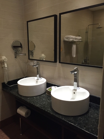 Imagen de la habitación del Hotel Weston Suites and. Foto 15