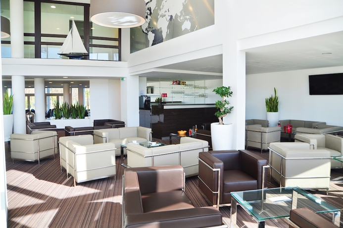 Imagen del bar/restaurante del Hotel Westotel Life Appart'hotels Carquefou. Foto 2