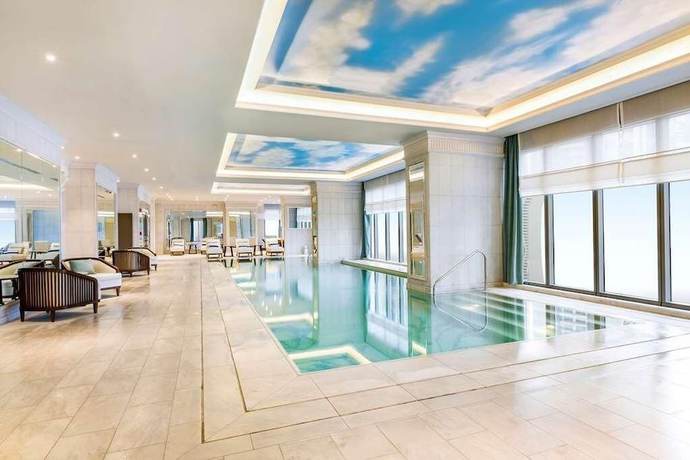 Imagen de la piscina del Hotel Westpac and Suites - Westbay Doha. Foto 15