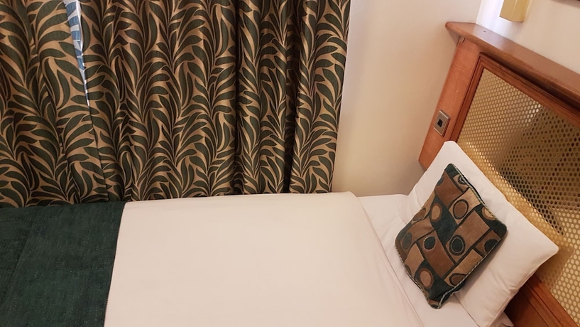 Imagen de la habitación del Hotel Westpoint. Foto 17