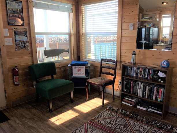 Imagen de los interiores del Hotel Westport Marina Cottages. Foto 17