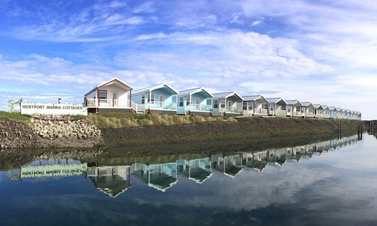 Imagen general del Hotel Westport Marina Cottages. Foto 1