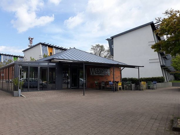 Imagen de los exteriores del Hotel Westside Living. Foto 11