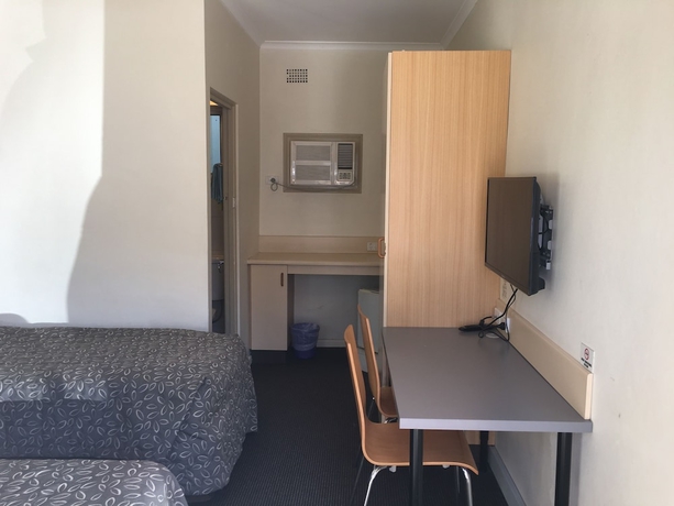 Imagen de la habitación del Hotel Westside Motor Inn. Foto 8