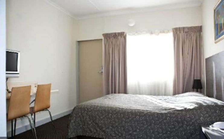 Imagen de la habitación del Hotel Westside Motor Inn. Foto 10