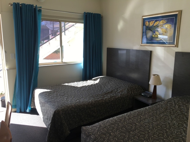 Imagen de la habitación del Hotel Westside Motor Inn. Foto 12