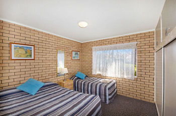 Imagen de los interiores del Hotel Westwood Motor Inn. Foto 15