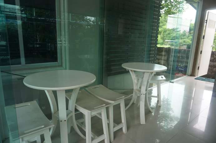 Imagen de los interiores del Hotel Wetsawat Place. Foto 17