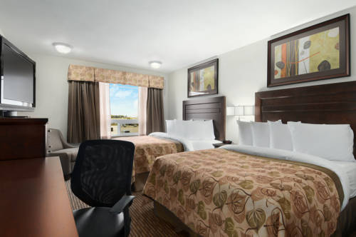 Imagen de la habitación del Hotel Weyburn Canalta. Foto 3