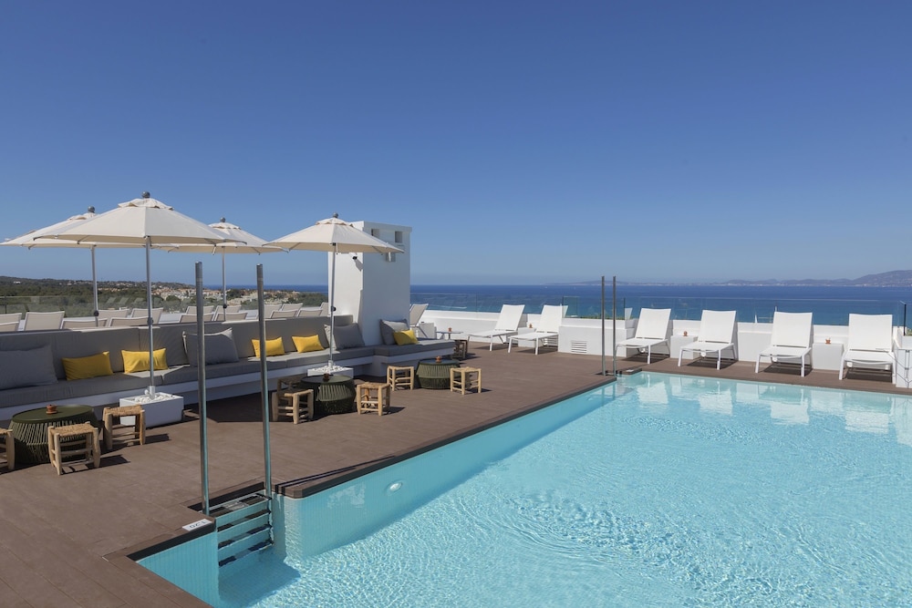 Imagen de la piscina del Hotel Whala!fun. Foto 19