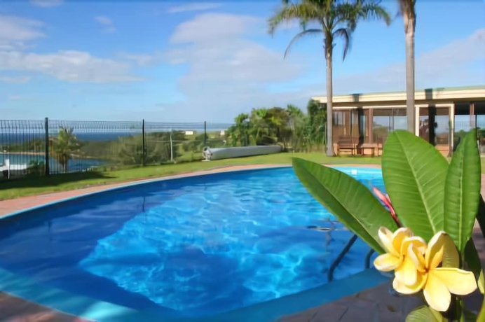 Imagen de la piscina del Hotel Whale Motor Inn and Restaurant. Foto 16