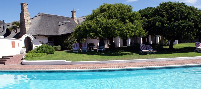 Imagen de la piscina del Hotel Whale Rock Luxury Lodge. Foto 15