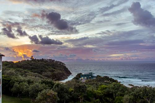 Imagen de la habitación del Hotel Whale Watch Ocean Beach Resort. Foto 5