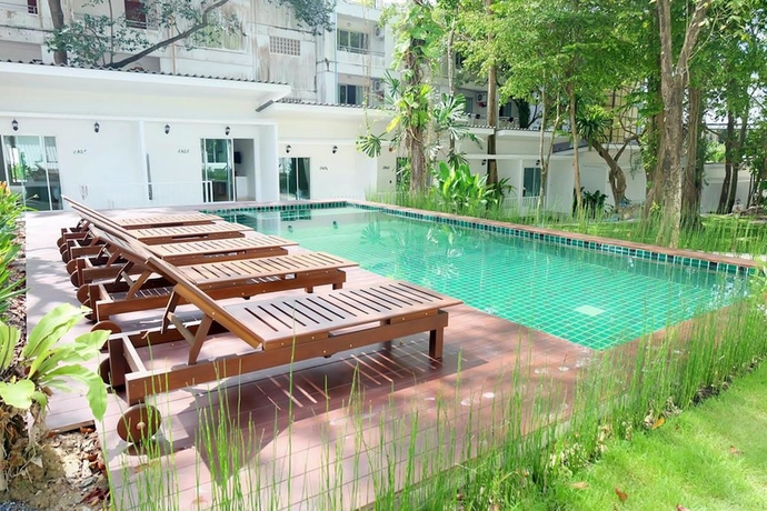 Imagen de la piscina del Hotel Whalecome Aonang Resort. Foto 19