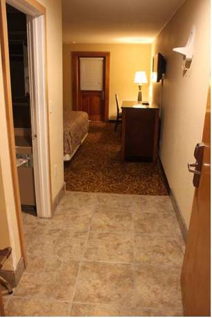 Imagen de la habitación del Hotel Whaler Inn and Suites. Foto 3