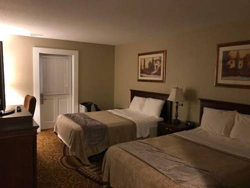 Imagen de la habitación del Hotel Whaler Inn and Suites. Foto 5