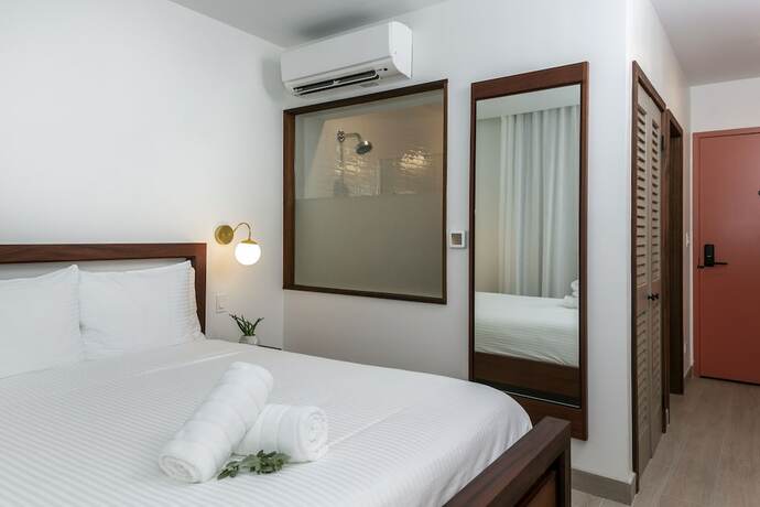 Imagen general del Hotel Wharfside Village. Foto 9