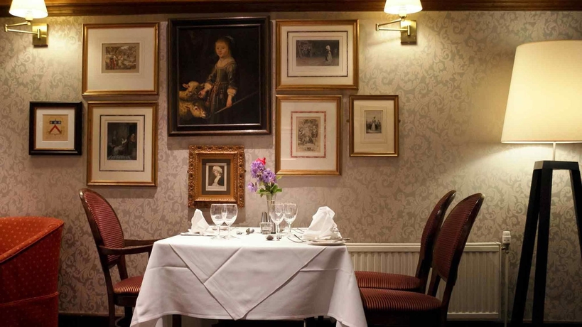 Imagen del bar/restaurante del Hotel Whately Hall. Foto 6