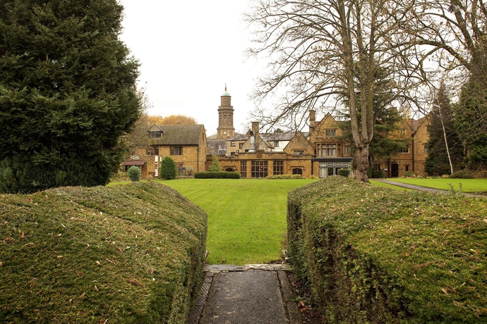 Imagen de los exteriores del Hotel Whately Hall. Foto 15