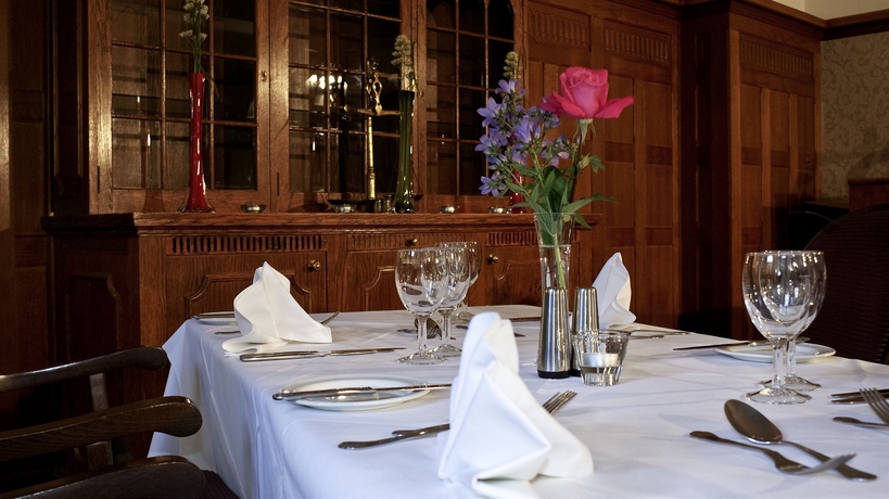 Imagen del bar/restaurante del Hotel Whately Hall. Foto 10