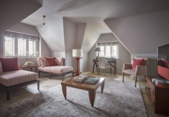 Imagen de la habitación del Hotel Whatley Manor. Foto 13