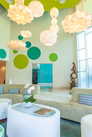 Imagen de los interiores del Hotel Whe Bávaro. Foto 8