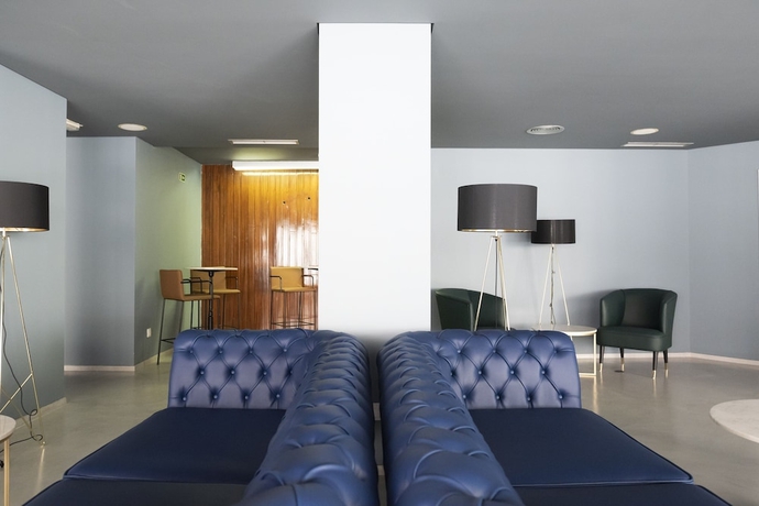 Imagen de los interiores del Hotel Whe. Foto 19