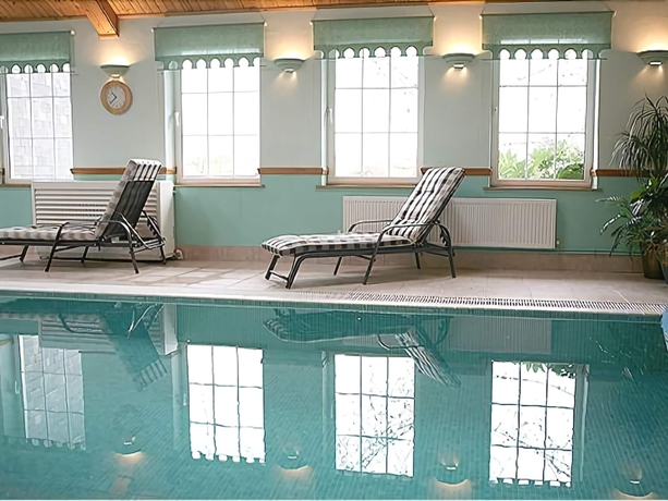 Imagen de la piscina del Hotel Wheatley Farm. Foto 16