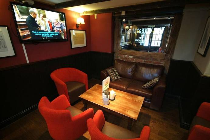 Imagen de los interiores del Hotel Wheatsheaf by Chef and Brewer Collection. Foto 20
