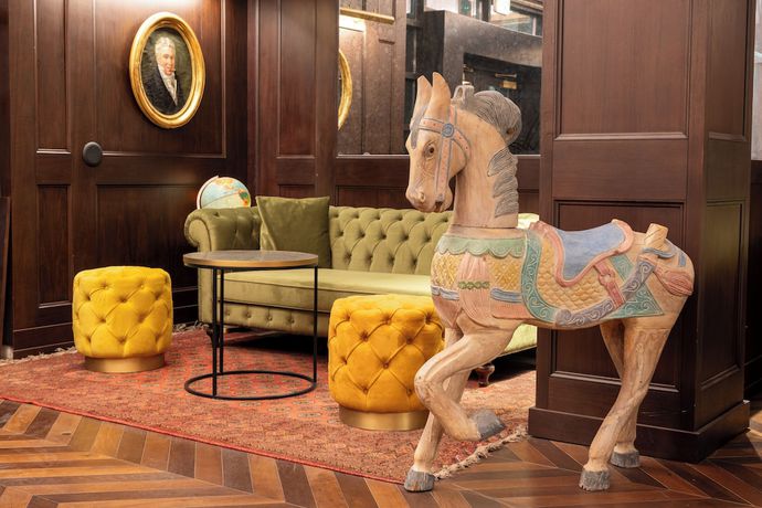 Imagen de los interiores del Hotel Whisky. Foto 12