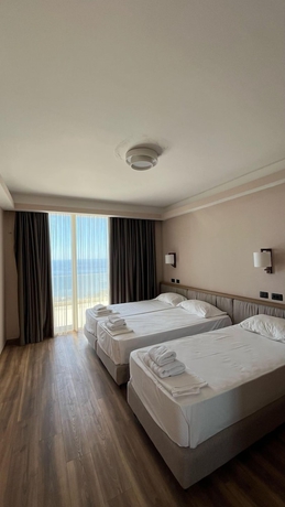 Imagen de la habitación del Hotel Whisky Green Coast and Apartments. Foto 7
