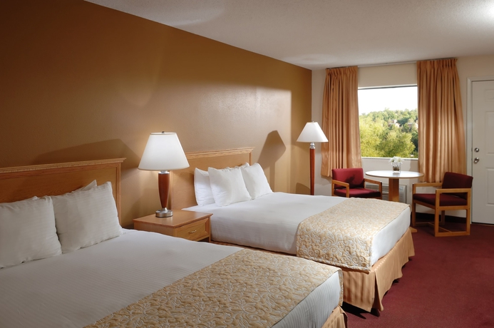 Imagen de la habitación del Hotel Whispering Hills Inn. Foto 7