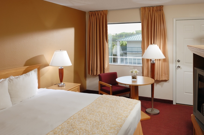 Imagen de la habitación del Hotel Whispering Hills Inn. Foto 8