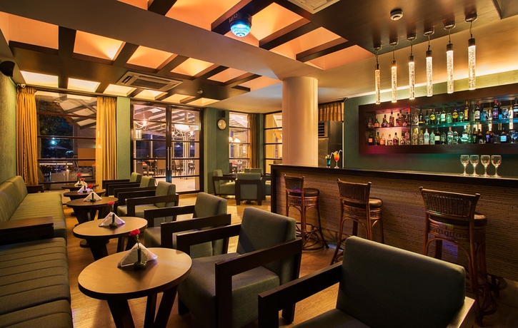 Imagen de los interiores del Hotel Whispering Palms Beach Resort. Foto 13