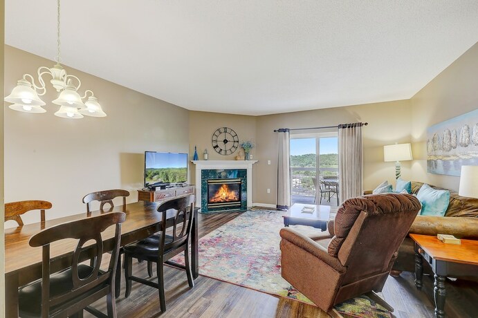 Imagen de la habitación del Hotel Whispering Pines Condos by VTrips. Foto 11