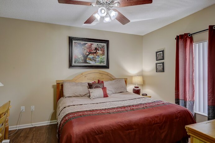 Imagen general del Hotel Whispering Pines Condos by VTrips. Foto 2