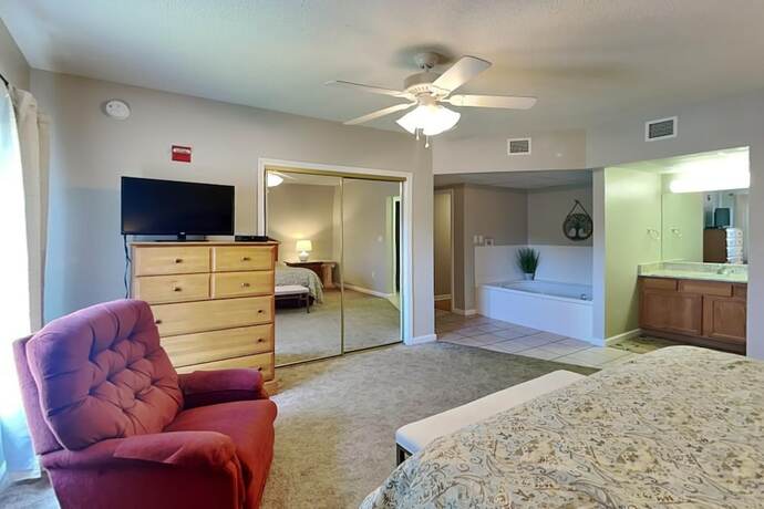 Imagen de la habitación del Hotel Whispering Pines Condos by VTrips. Foto 13