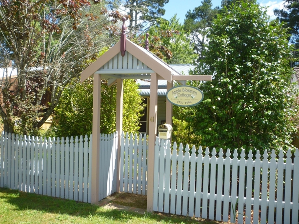 Imagen de la habitación del Hotel Whispering Pines Cottages. Foto 2