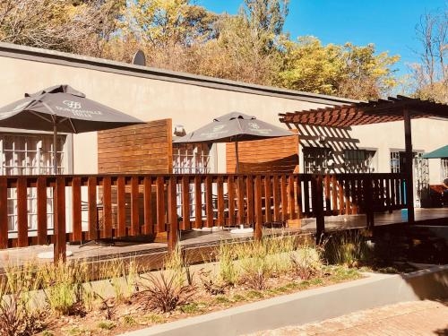 Imagen general del Hotel Whispering Pines Country Estate. Foto 4