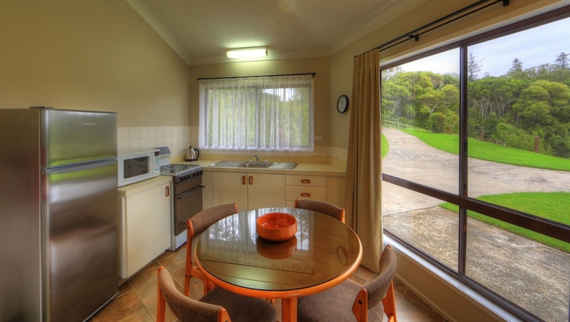 Imagen de la habitación del Hotel Whispering Pines. Foto 5