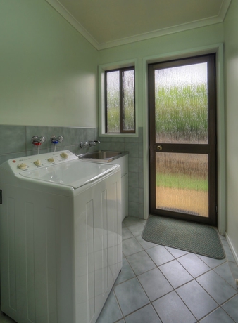 Imagen de la habitación del Hotel Whispering Pines. Foto 14