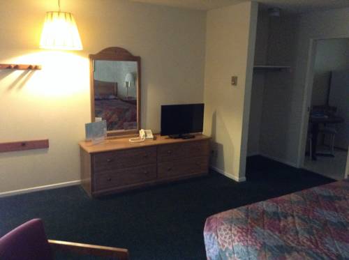 Imagen de la habitación del Hotel Whispering Pines, June Lake. Foto 3